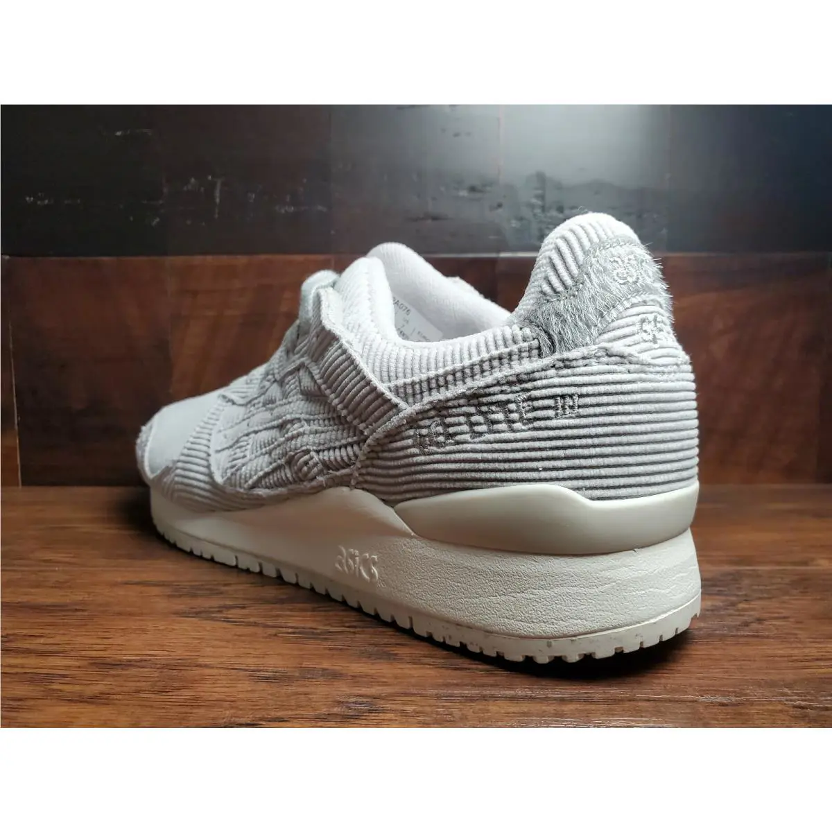 Asics shoes III - Oyster Corduroy 2