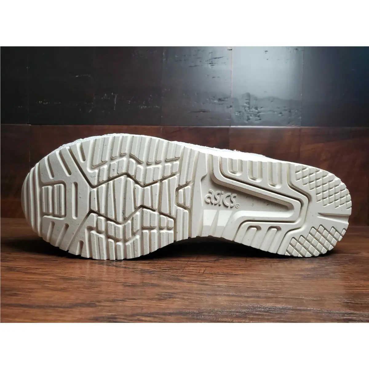 Asics shoes III - Oyster Corduroy 8