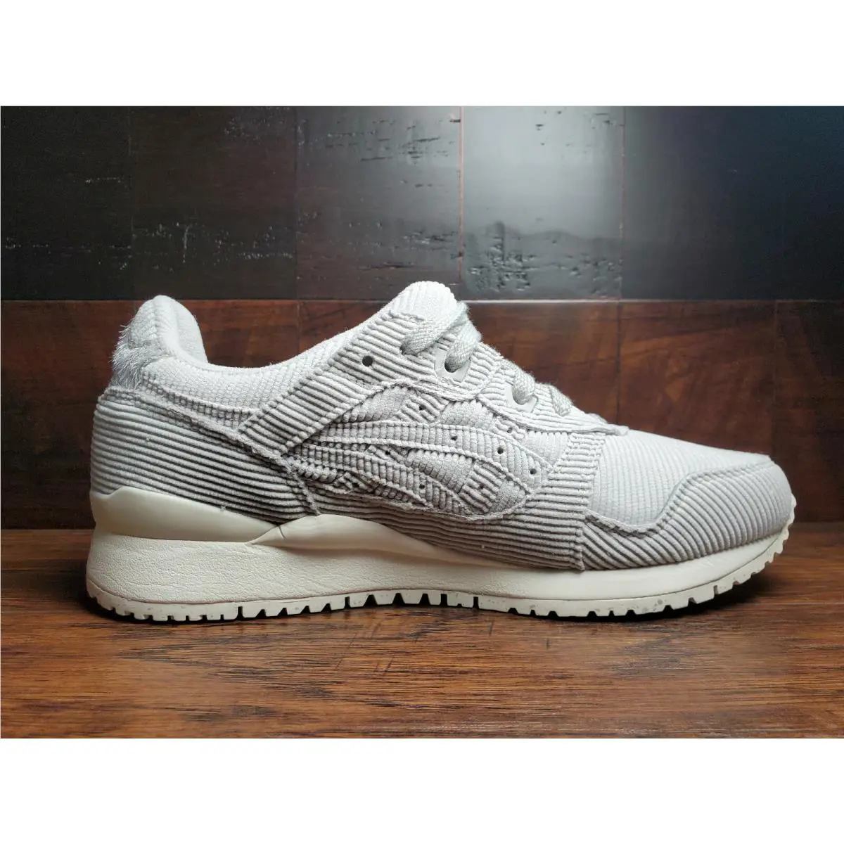 Asics shoes III - Oyster Corduroy 6