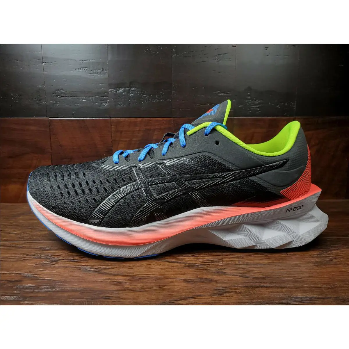 Asics Novablast Running Black / Volt / Orange 1011A681-001 Mens