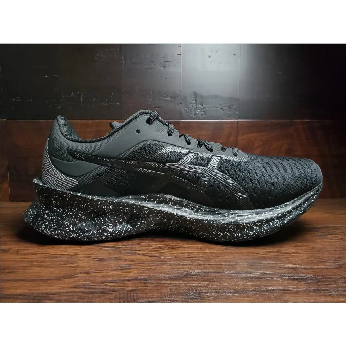 Asics shoes - ASICS Novablast - Novablast - 1011B129-001 - Black 1