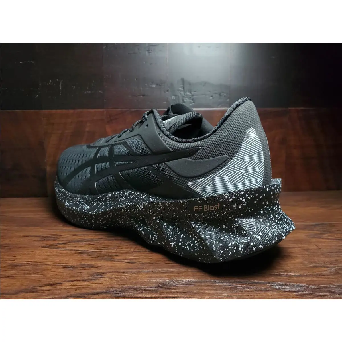 Asics shoes - ASICS Novablast - Novablast - 1011B129-001 - Black 2