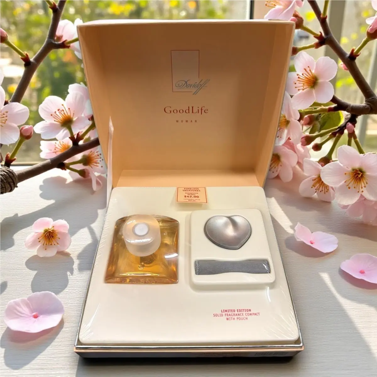 Davidoff Good Life For Women 1.7 oz Eau de Parfum .12 Solid Fragance Set