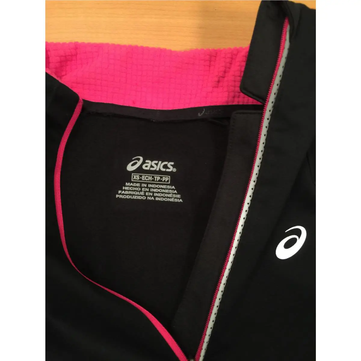 Asics clothing - Black (UPC: 887749351378) 3