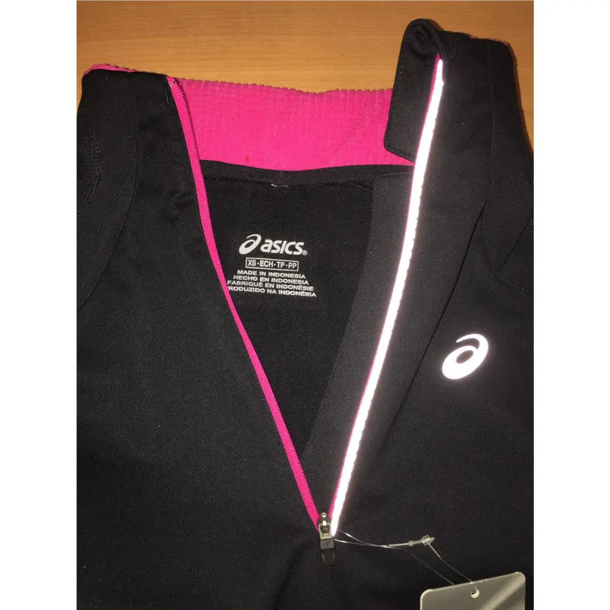 Asics clothing - Black (UPC: 887749351378) 4