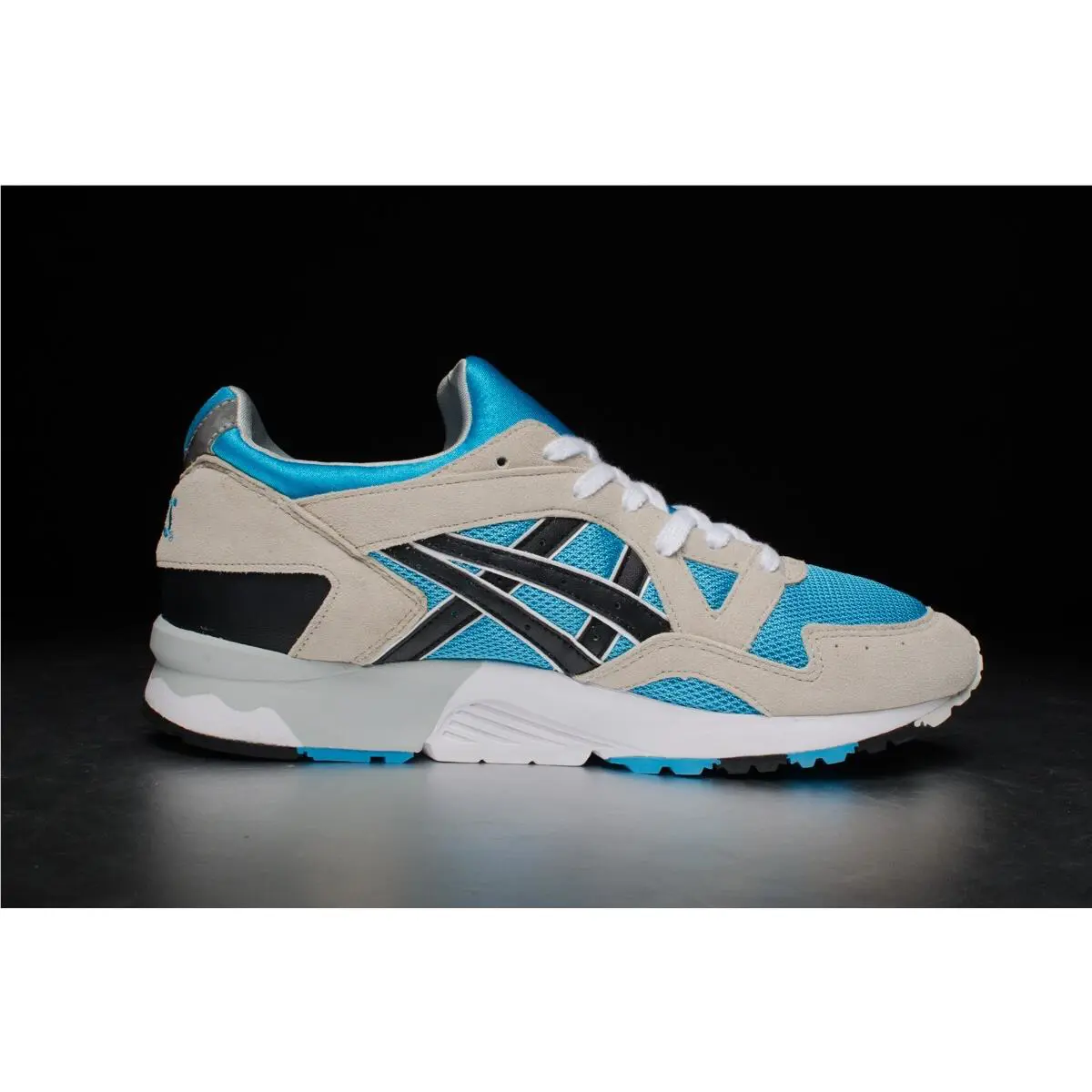 Asics shoes  - White/Atomic Blue/Black 4