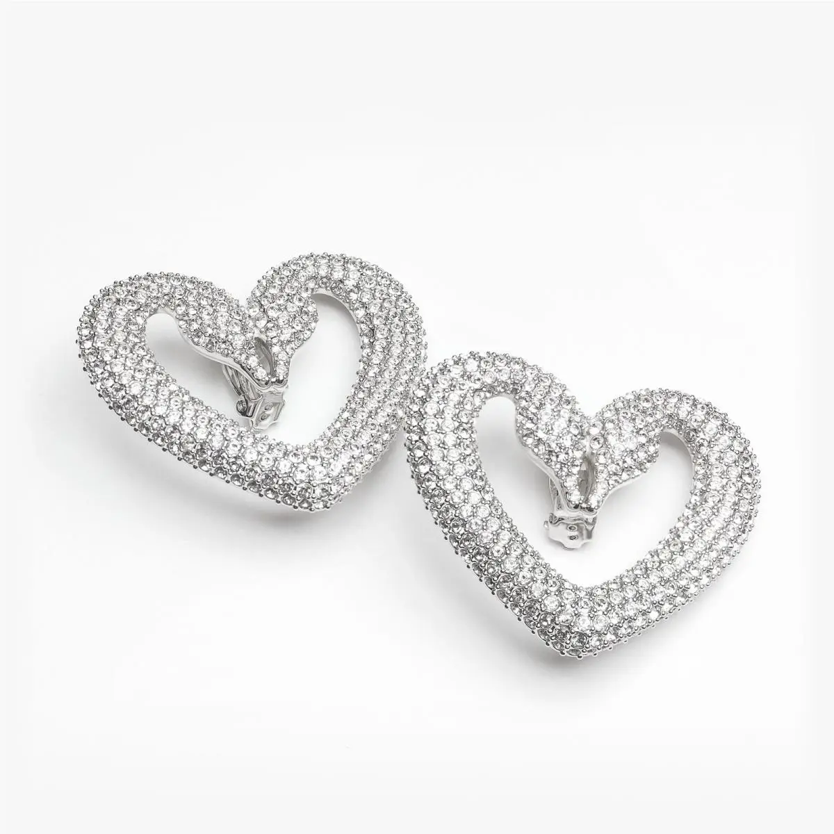 Swarovski Una Women`s White Crystal Rhodium-plated Earring 5626172