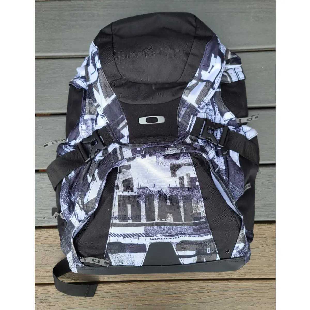 Limit Back Surf Pack 4.0 White Stuff Sack Mat Wet Dry Vent Bag Wax by Oakley