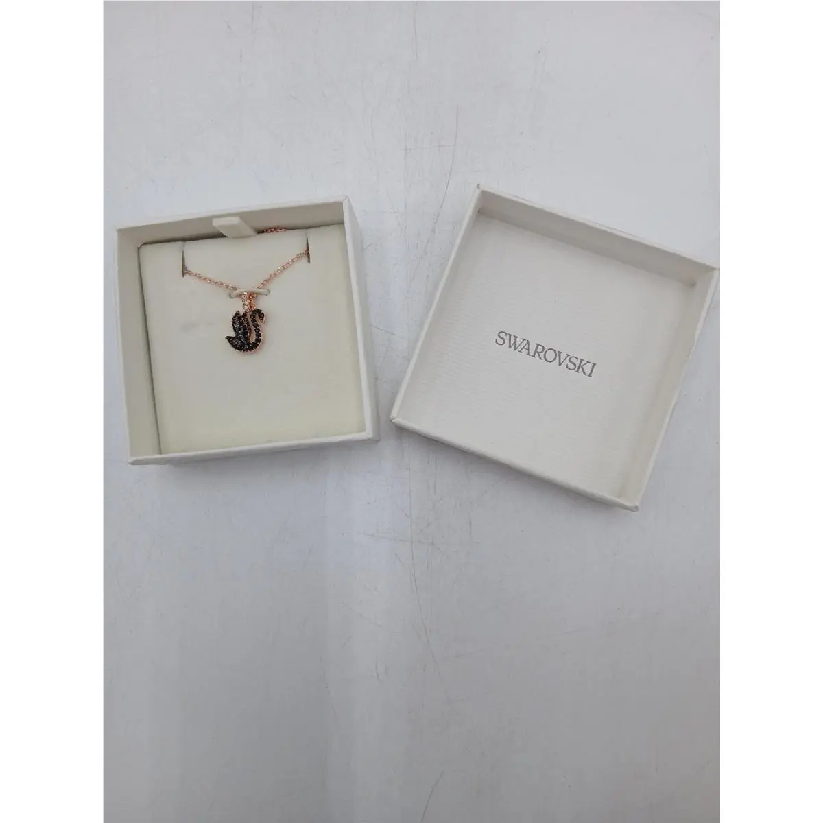 Swarovski Swan Pendant Necklace Swan Black Rose Gold-tone Plated 5678046 Z3-D1