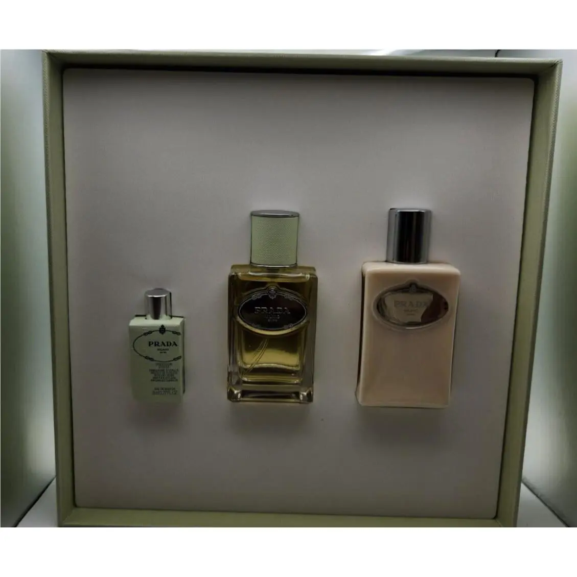 Prada Milano Infusion D`iris Perfume Giftset: 1.7ozEDP 3.4oz Body Loti and Mini