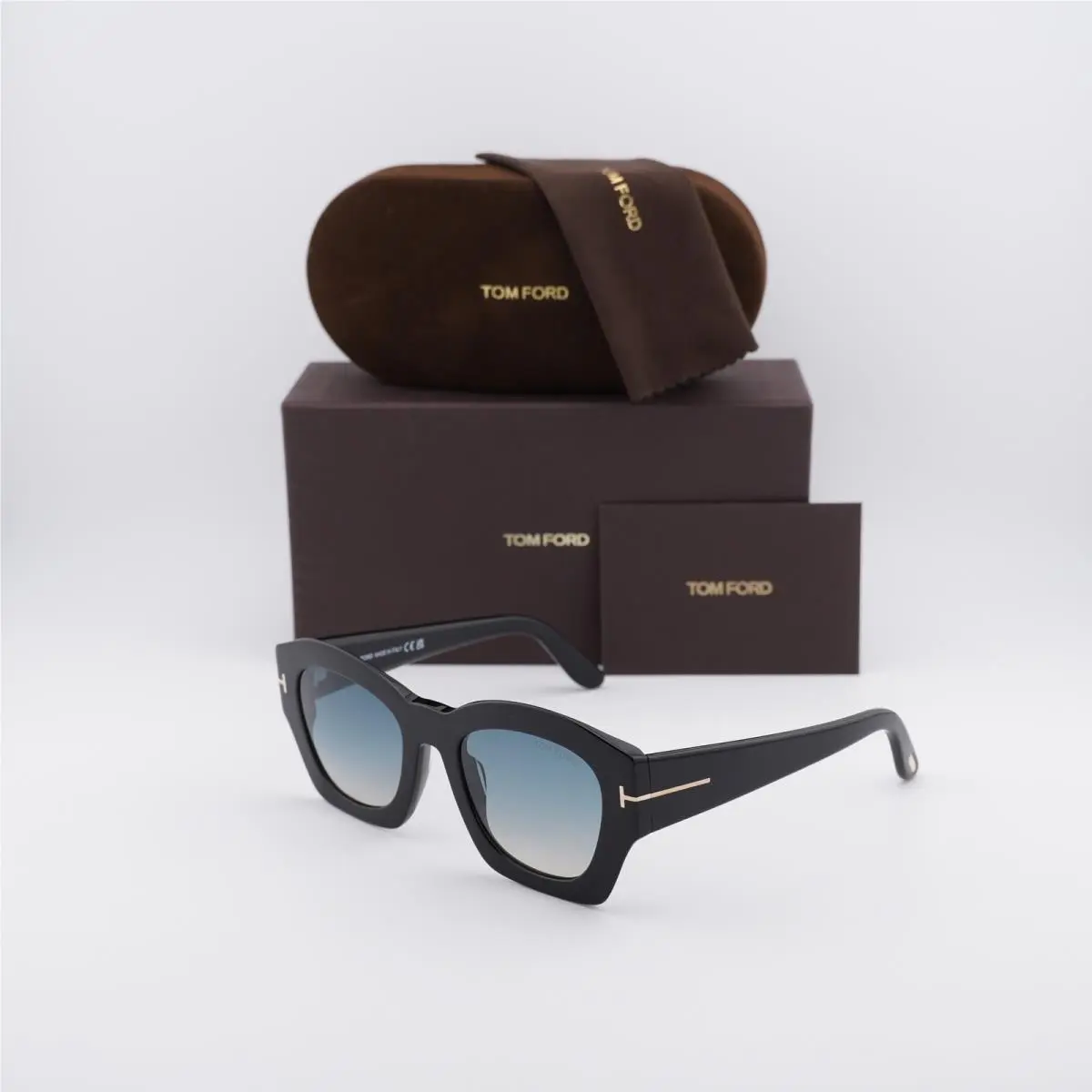 FT1083 01P Shiny Black/green Gradient 52-22-140 Sunglasses by Tom Ford