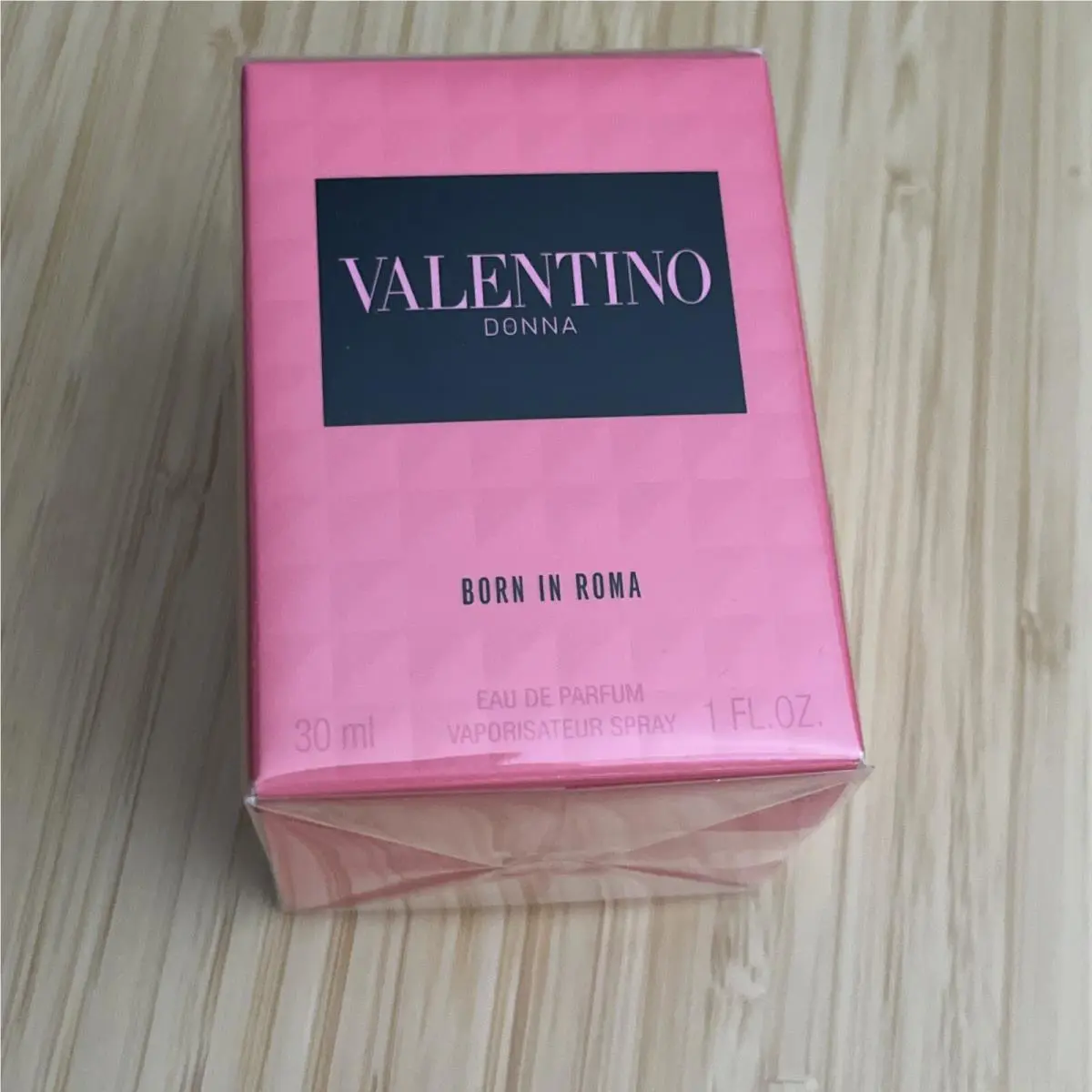 Valentino Born IN Roma 1 Fl. Oz. Eau DE Parfum Vaporisateur Spray
