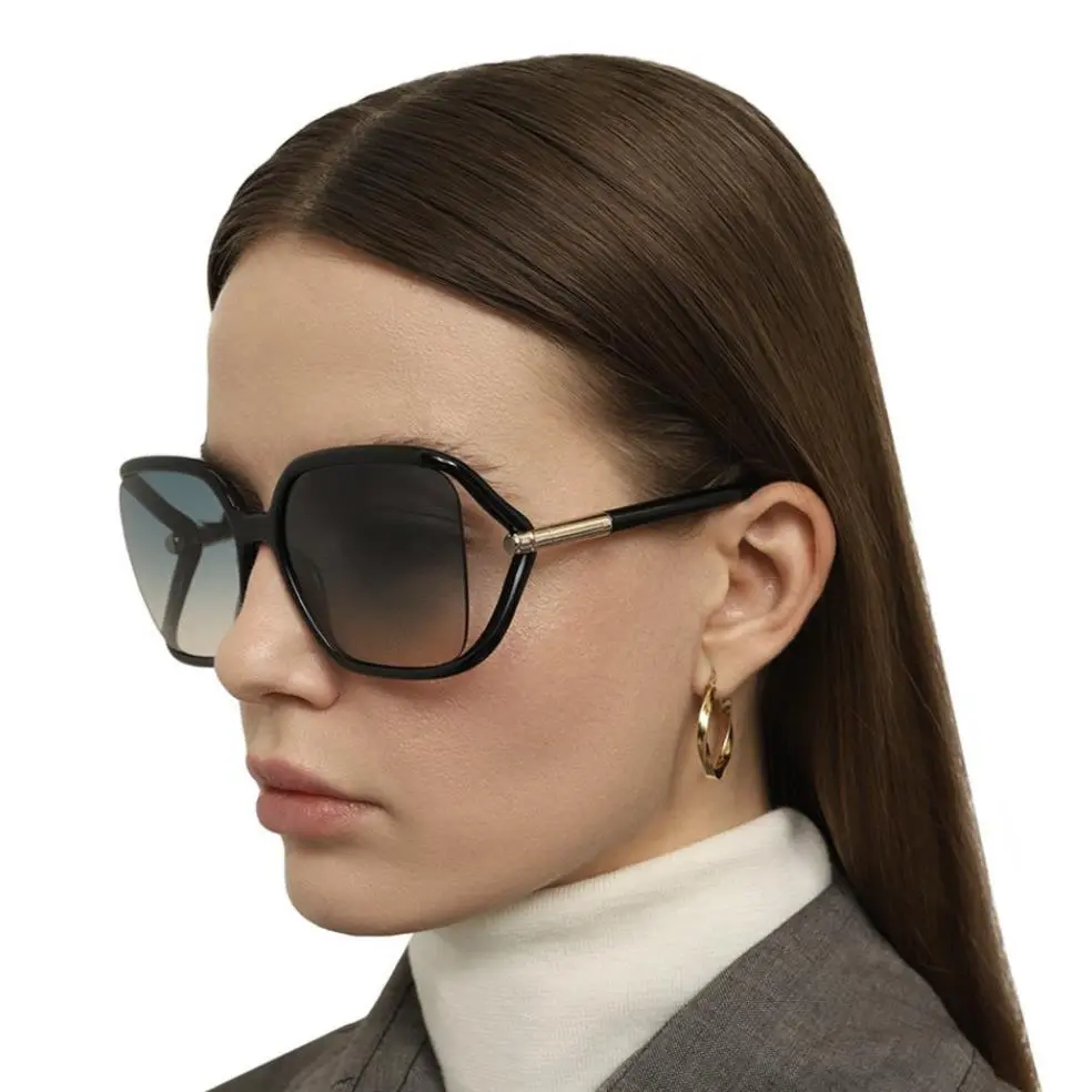 Tom Ford FT1089-01P-60 Sunglasses Boutique Display
