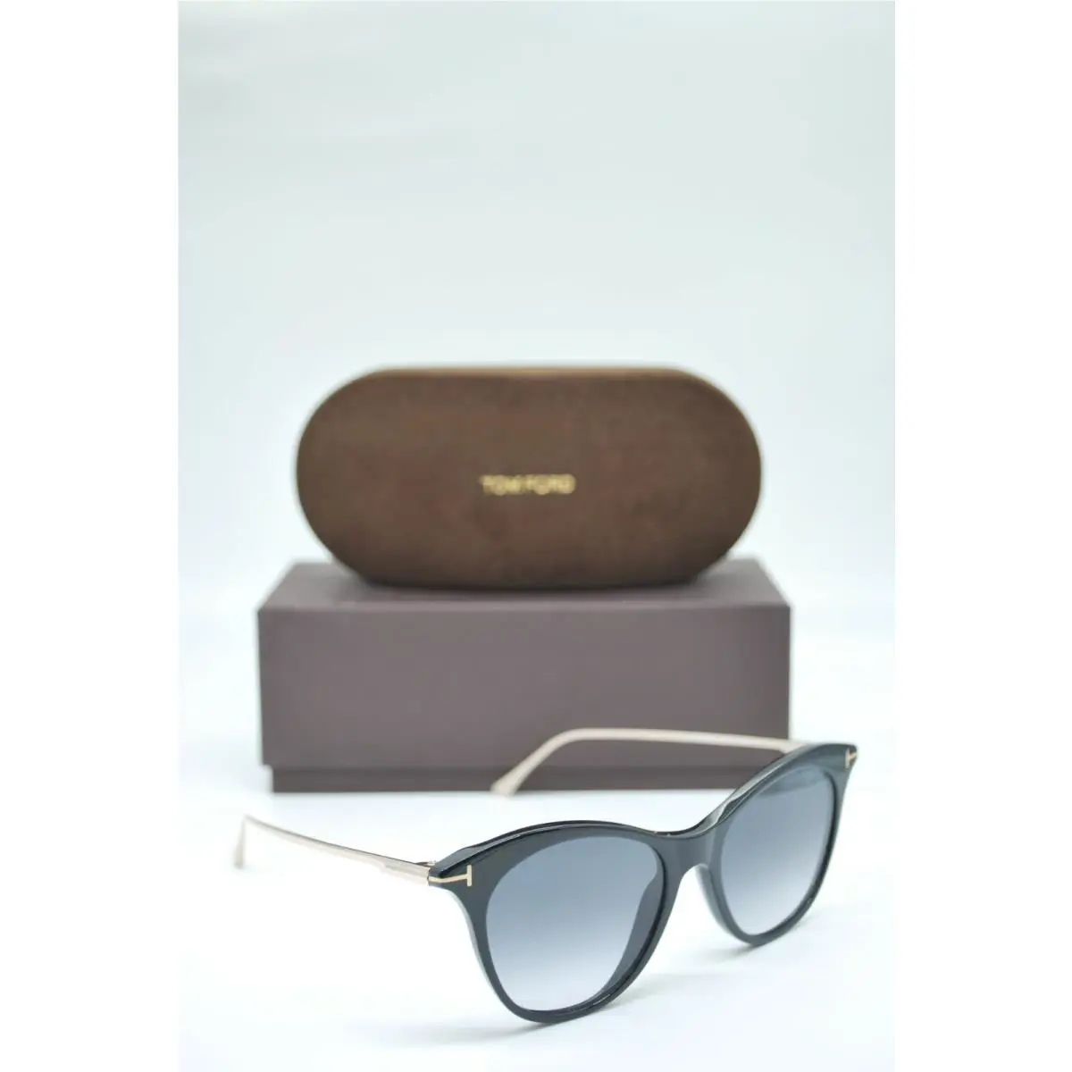 Tom Ford TF 662 01B Black Gray Gradient Frames Sunglasses 53-17