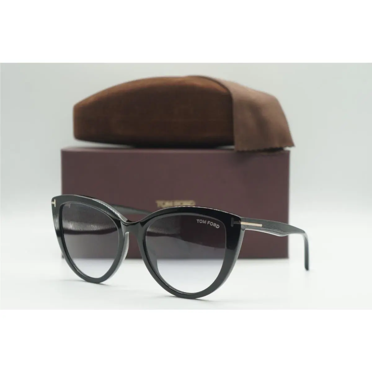 Tom Ford TF 915 01B Black Grey Gradient Sunglasses Frames 56-18