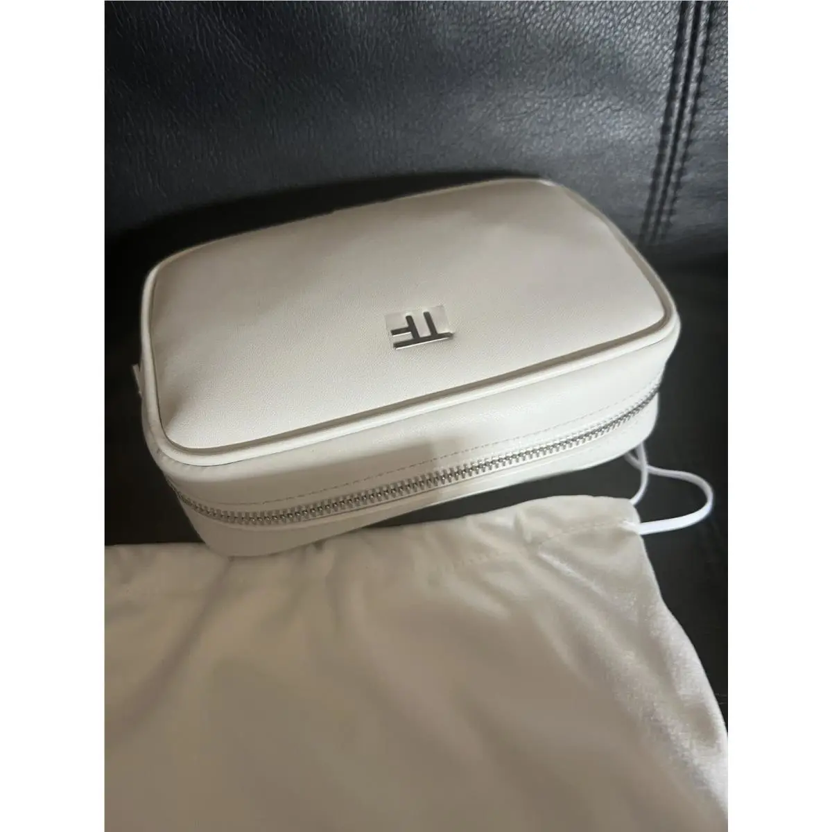 Tom Ford Leather Medium Cosmetic Makeup Pouch White Dust Bag 7x5x2