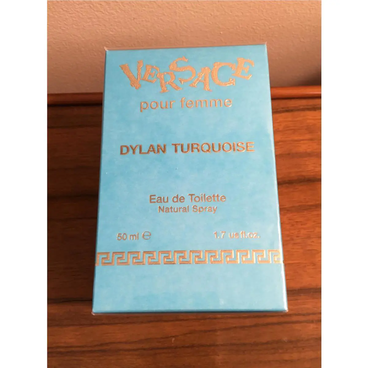 Versace Dylan Turquoise Edt 1.7oz / 50ml Box