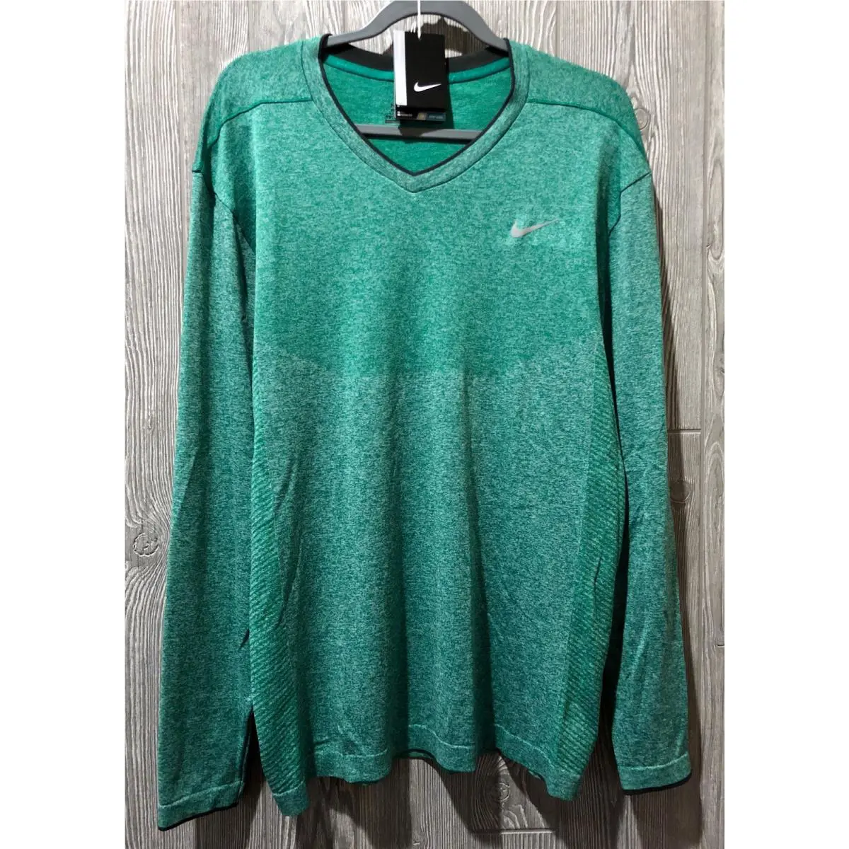 Nike clothing - NIKE GOLF Dri Fit Seamless Knit V Neck L/S Top Shirt - 726582 - Green 5