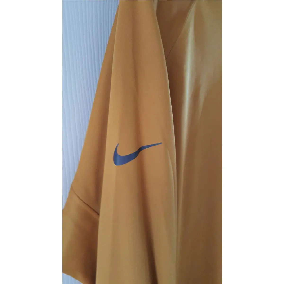 Nike clothing - Gold 1