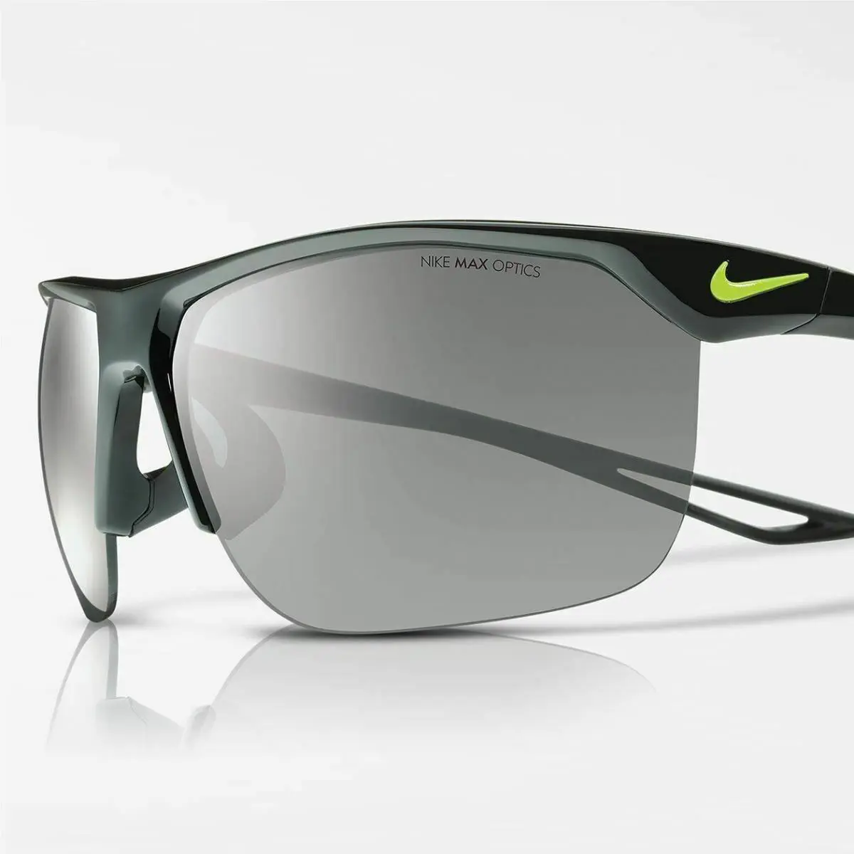 Nike sunglasses (UPC: 884802591344)