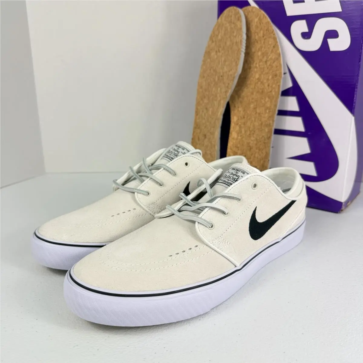 Size 9.5 Mens  SB Zoom Janoski OG Summit White Black Sneakers FD6757-100 by Nike