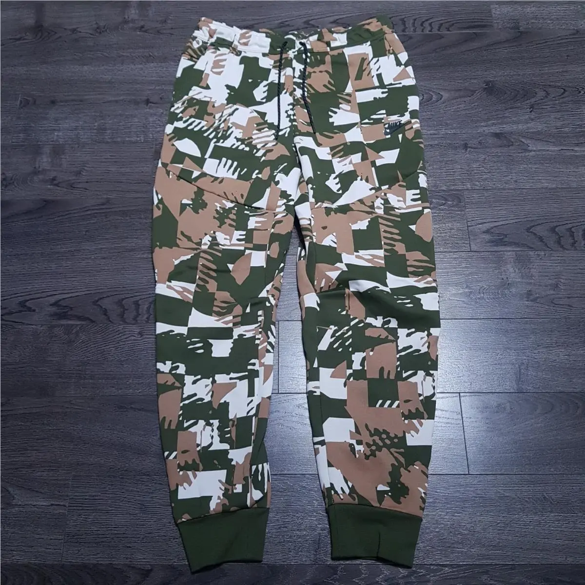 Nike Sportswear Tech Fleece Jogger Pants Mens Medium Light Bone Green Camo