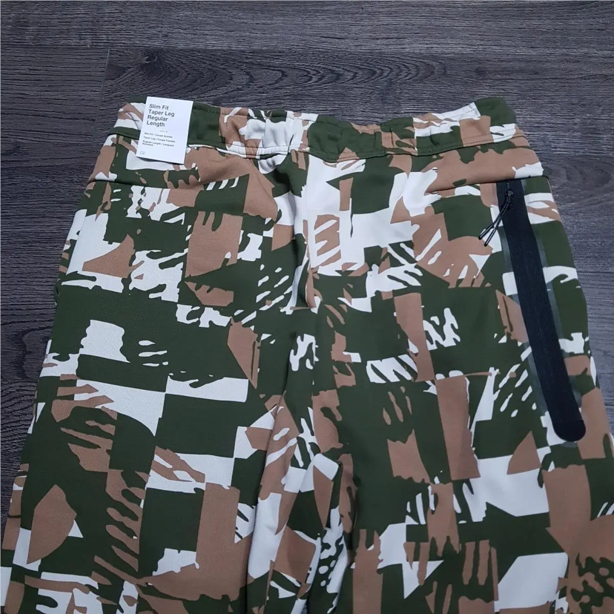 Nike clothing - Sportswear Tech - Sportswear Tech - DM6472-072 - Green (UPC: 0195245649043) 2