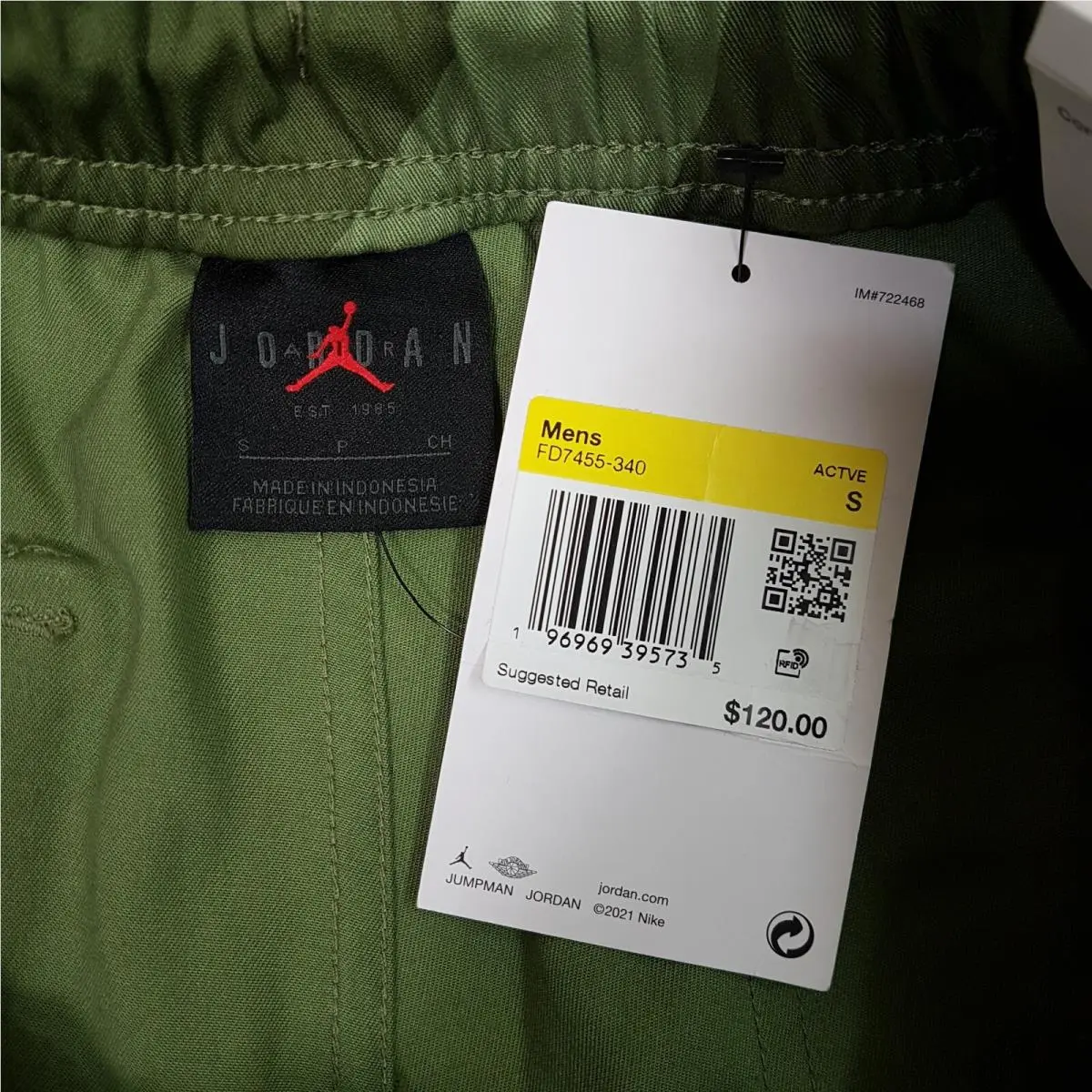 Nike clothing - Jordan Essentials - Essentials - FD7455-340 - Sky J Light Olive/Black 4