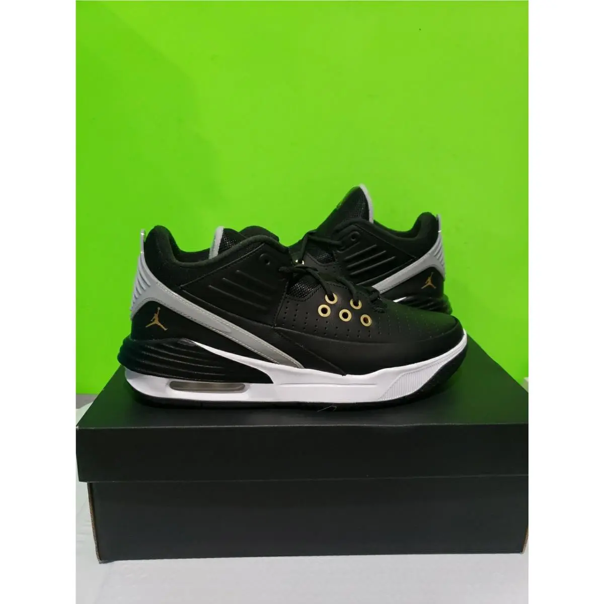 Nike Jordan Max Aura 5 Black /metallic Gld Basketball Shoes Men`s 8 DZ4353-017
