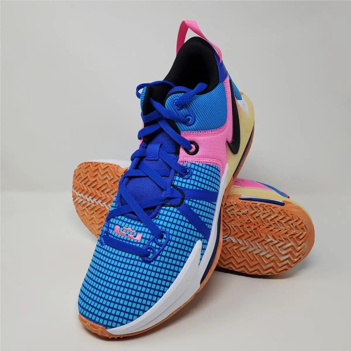 Lebron Witness 7 DM1123-400 Men`s Hyper Royal Pink Men`s Size 13 by Nike