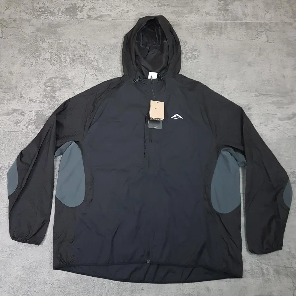 Nike Trail Aireez Lightweight Running Jacket Mens Size 2XL Black Hiking