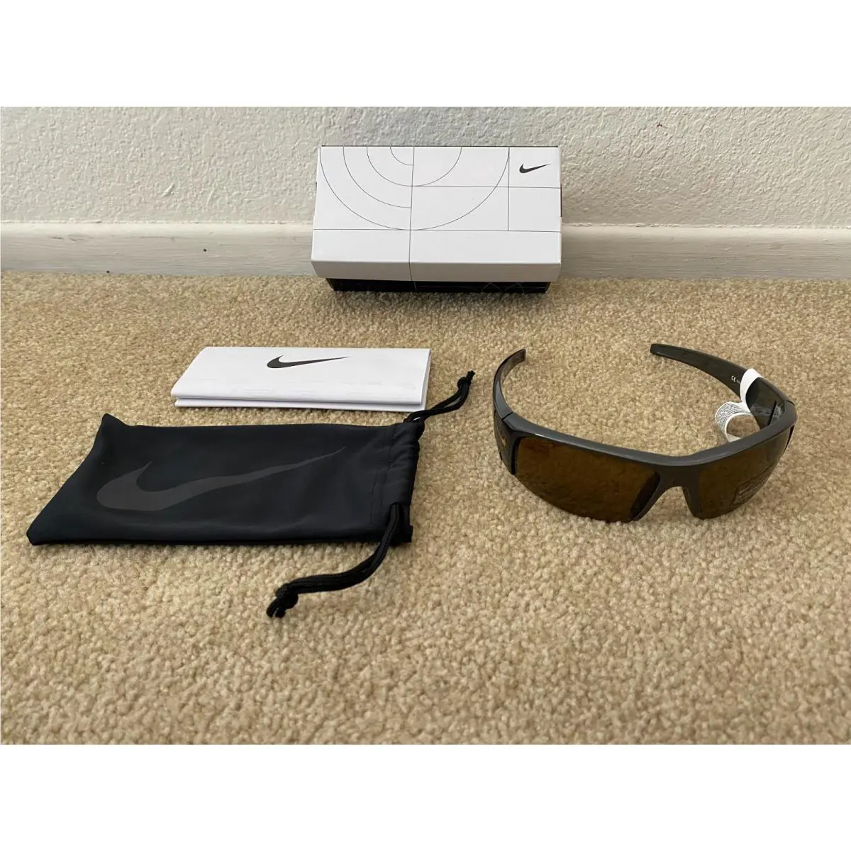 Women Nike Black Diverge Sunglasses Sport EV0327 Polarized Brown Lens W/tags Box