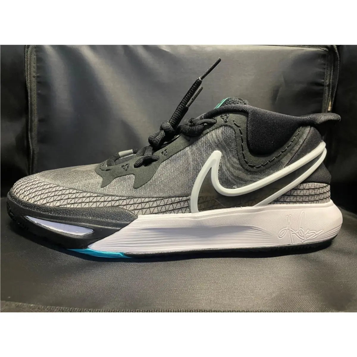 Nike Kyrie 8 GO Orca GS 3Y Low Sneakers Black White Basketball Shoes