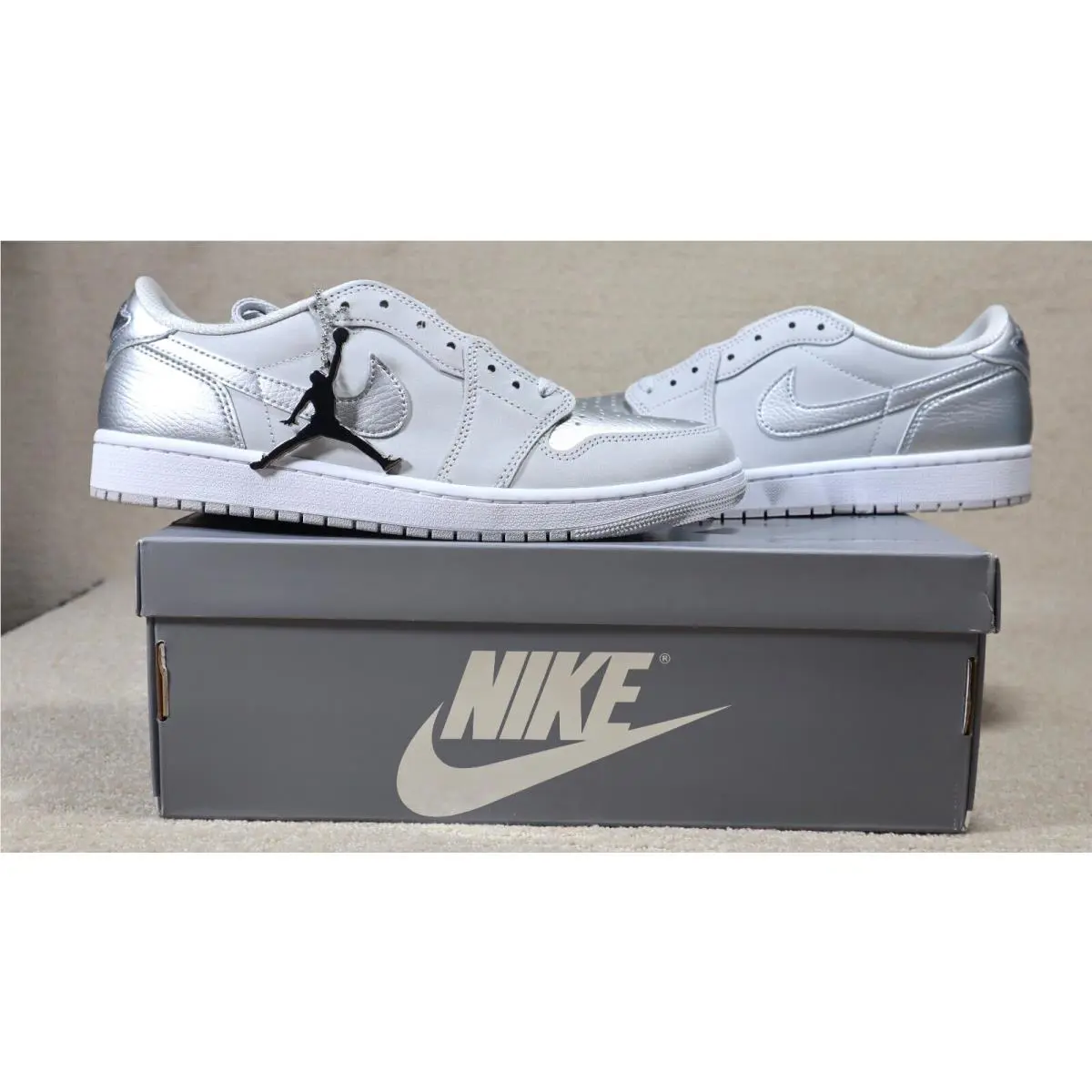 Nike Air Jordan 1 Retro Low OG Grey Metallic Silver Size 10 CZ0790-002 - Silver