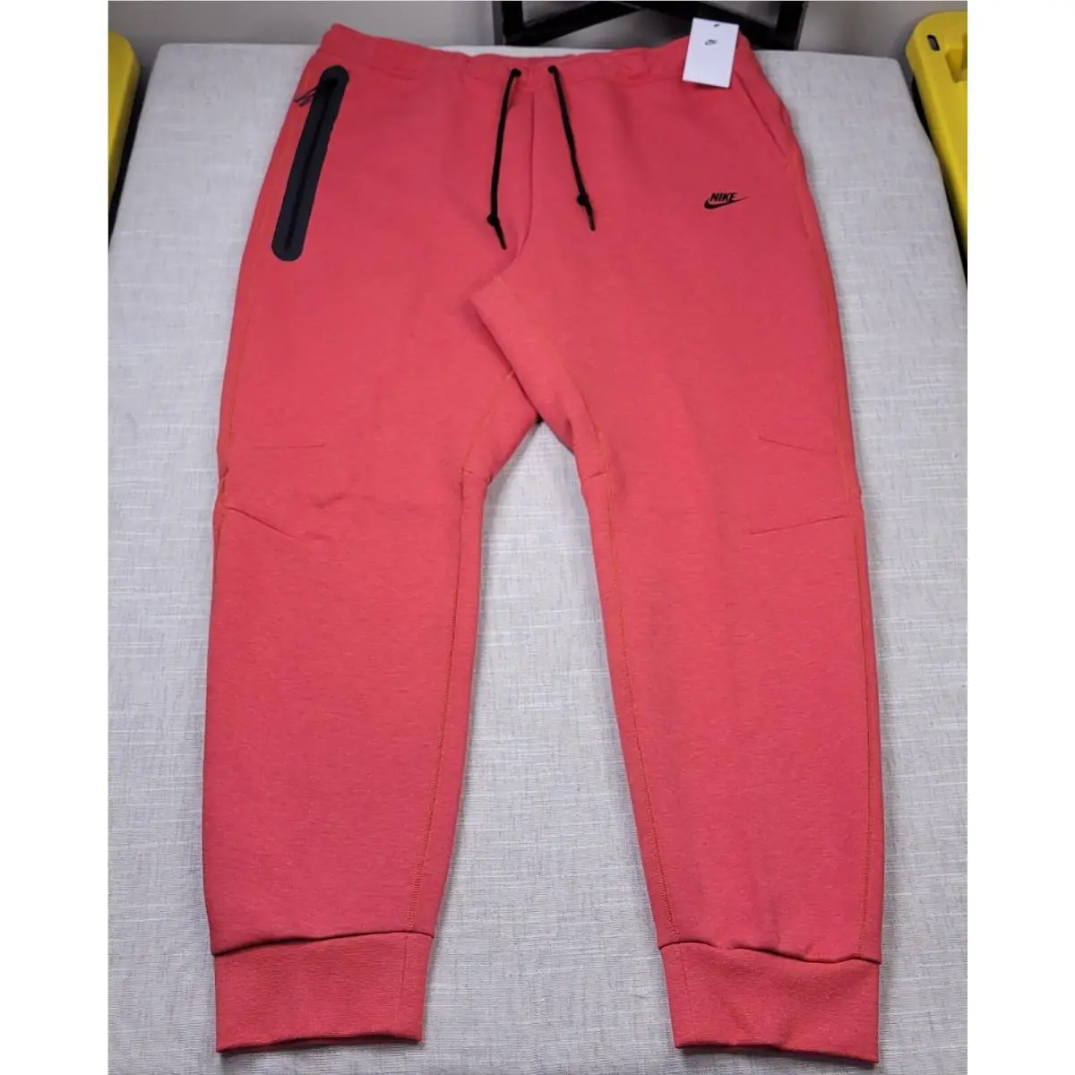 Nike clothing - Nike Tech Fleece - Tech Fleece - FB8002-672 - Red Black 0
