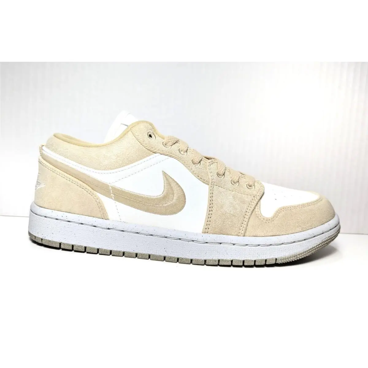 Nike shoes - Nike Air Jordan 1 - Air - FN3722 701 - White 1