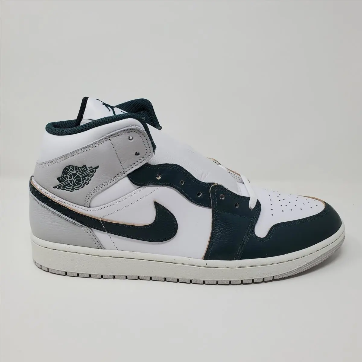 Nike shoes - Air Jordan 1 Mid SE - FQ7720-103 - Green 2