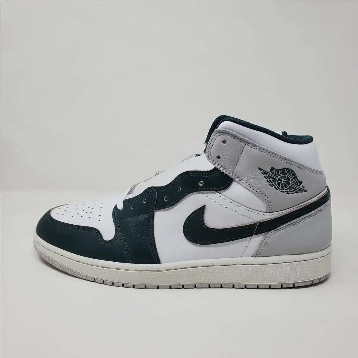 Nike shoes - Air Jordan 1 Mid SE - FQ7720-103 - Green 3