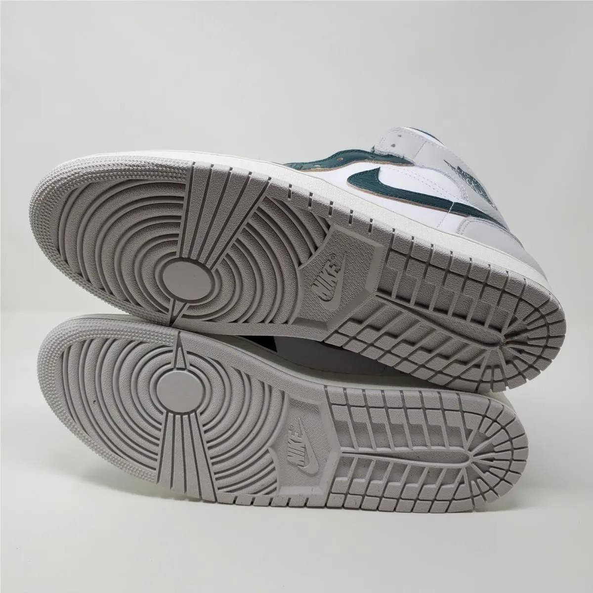 Nike shoes - Air Jordan 1 Mid SE - FQ7720-103 - Green 6