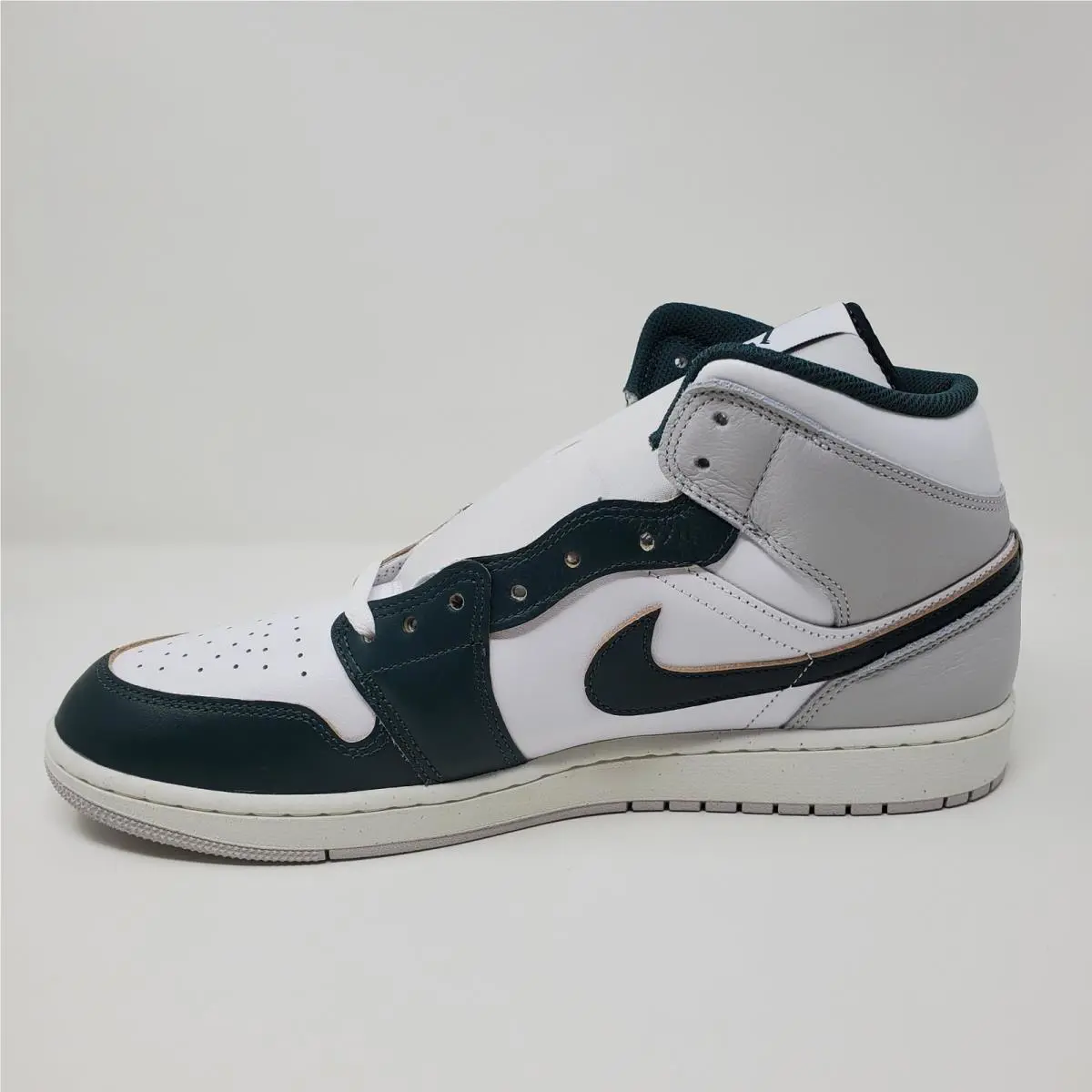 Nike shoes - Air Jordan 1 Mid SE - FQ7720-103 - Green 7