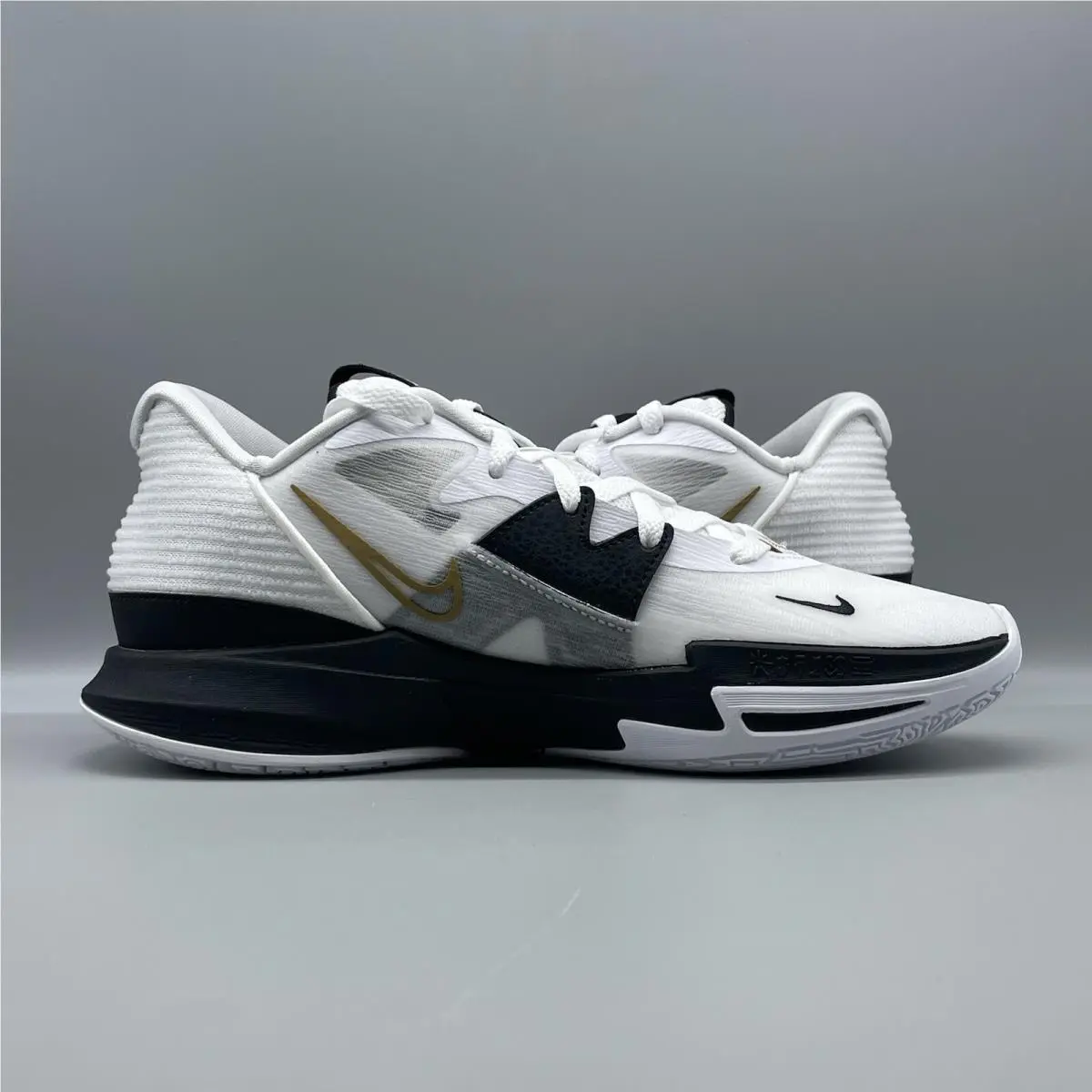 Nike shoes - nike kyrie low 5 - kyrie low - DJ3056-400 - White 5