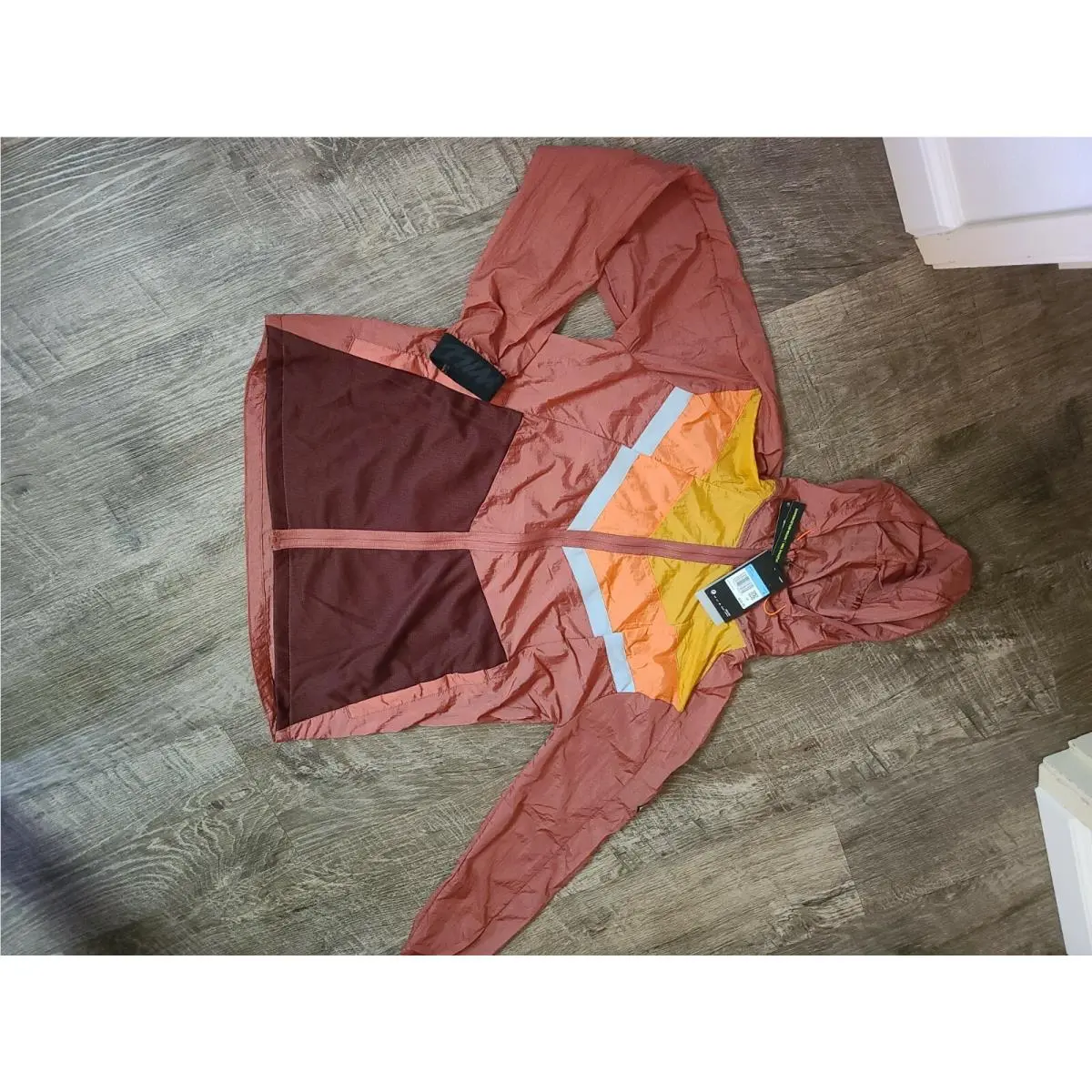 Nike clothing - Windrunner - Windrunner - CU5738-010 - Multicolor (UPC: 0194277664567) 1