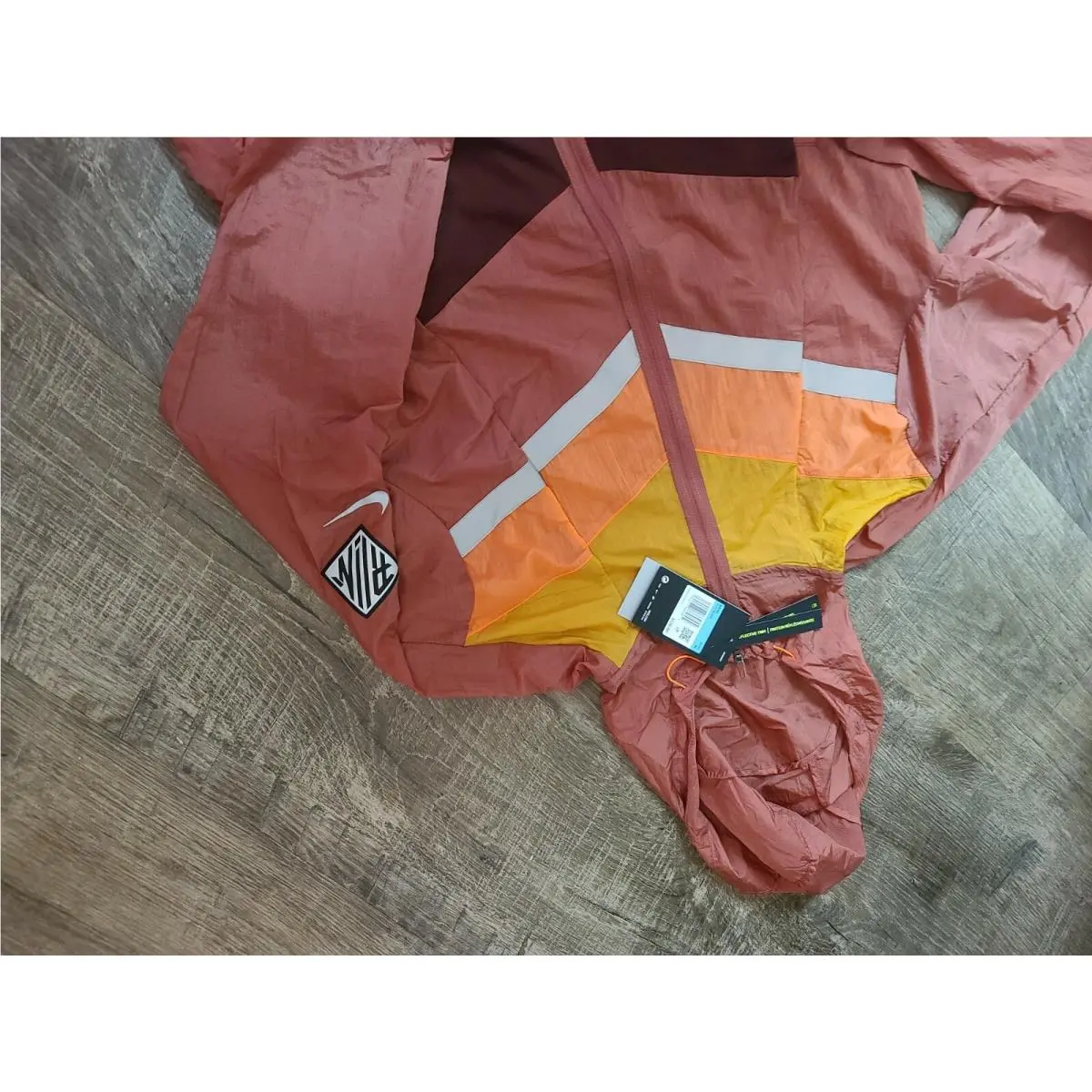 Nike clothing - Windrunner - Windrunner - CU5738-010 - Multicolor (UPC: 0194277664567) 2