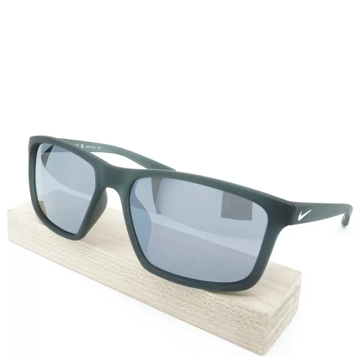 Nike VALIANT-MI-CW4645-061-6017 Sunglasses 60mm