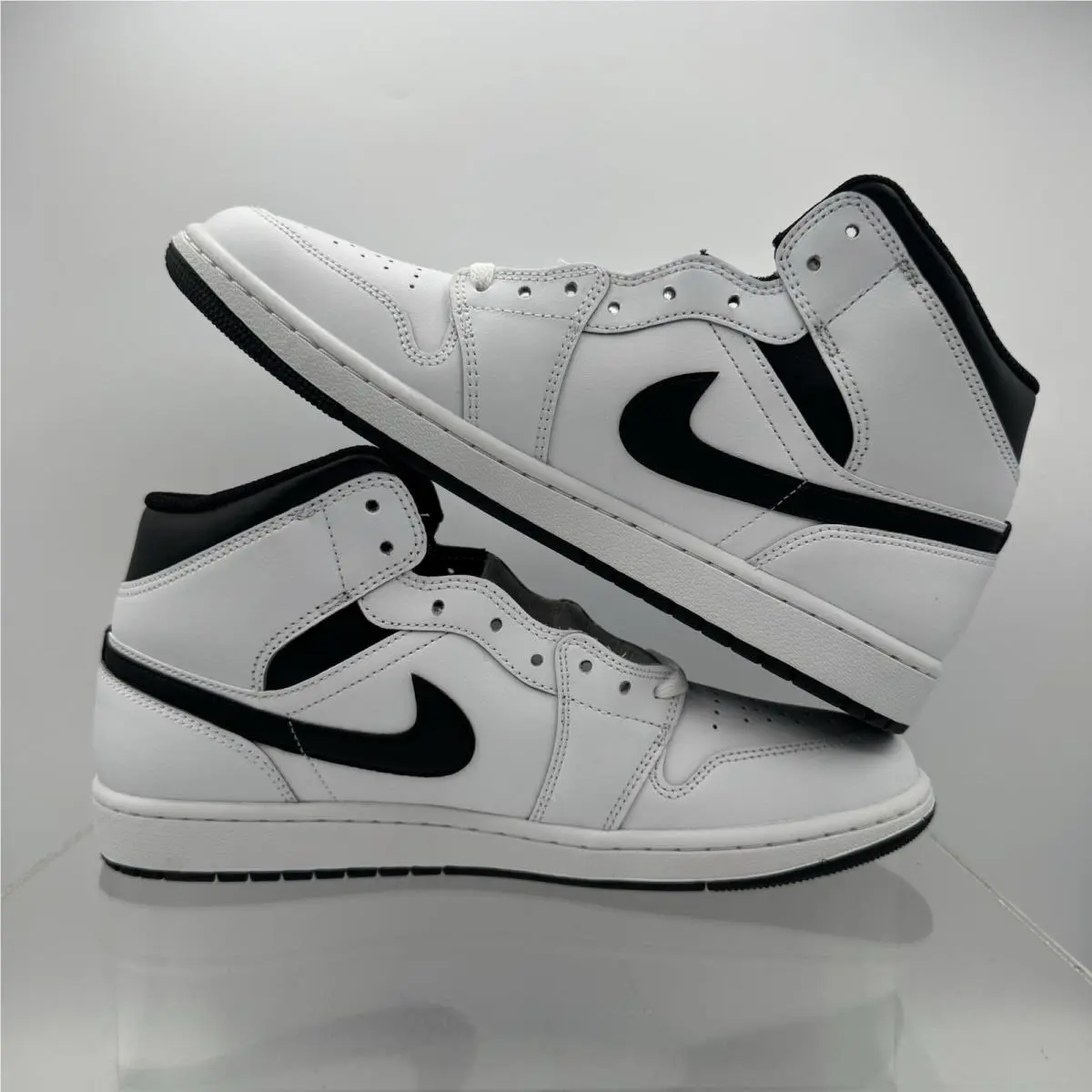 Nike shoes - Nike Air Jordan 1 - Air - DQ8426-132 - White 1