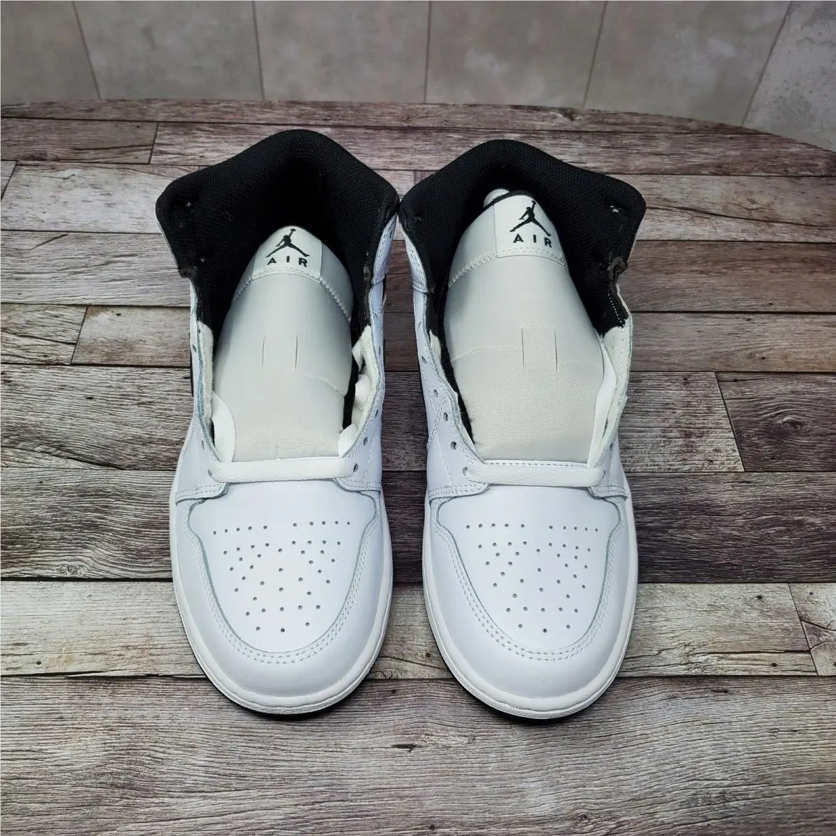 Nike shoes - Air Jordan 1 Mid - Air Mid - DQ8426-132 - White 0