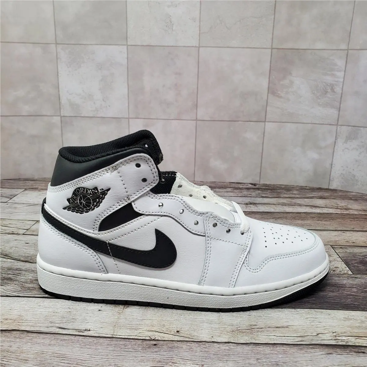 Nike shoes - Air Jordan 1 Mid - Air Mid - DQ8426-132 - White 2