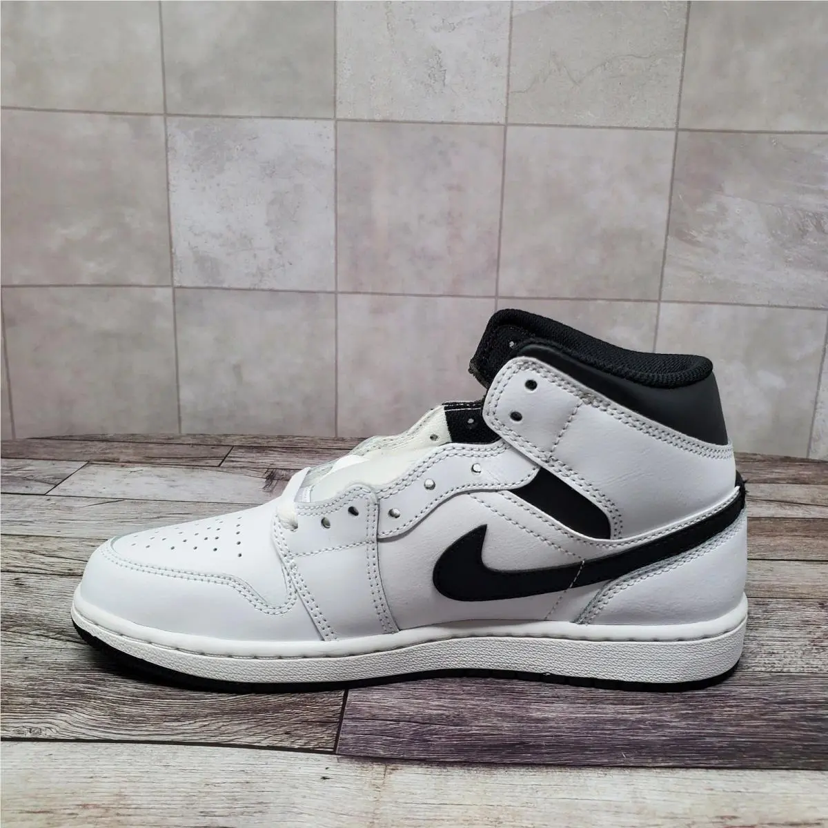 Nike shoes - Air Jordan 1 Mid - Air Mid - DQ8426-132 - White 7