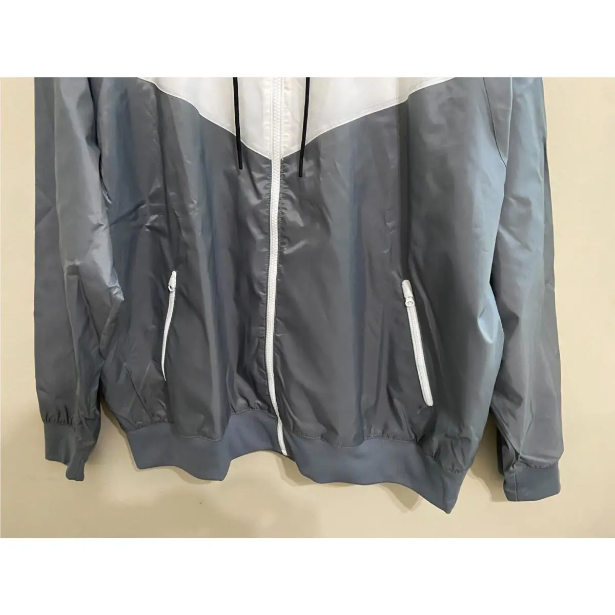 Nike clothing - DA0001-084 - DA0001084 - Gray (UPC: 0194953024326) 1