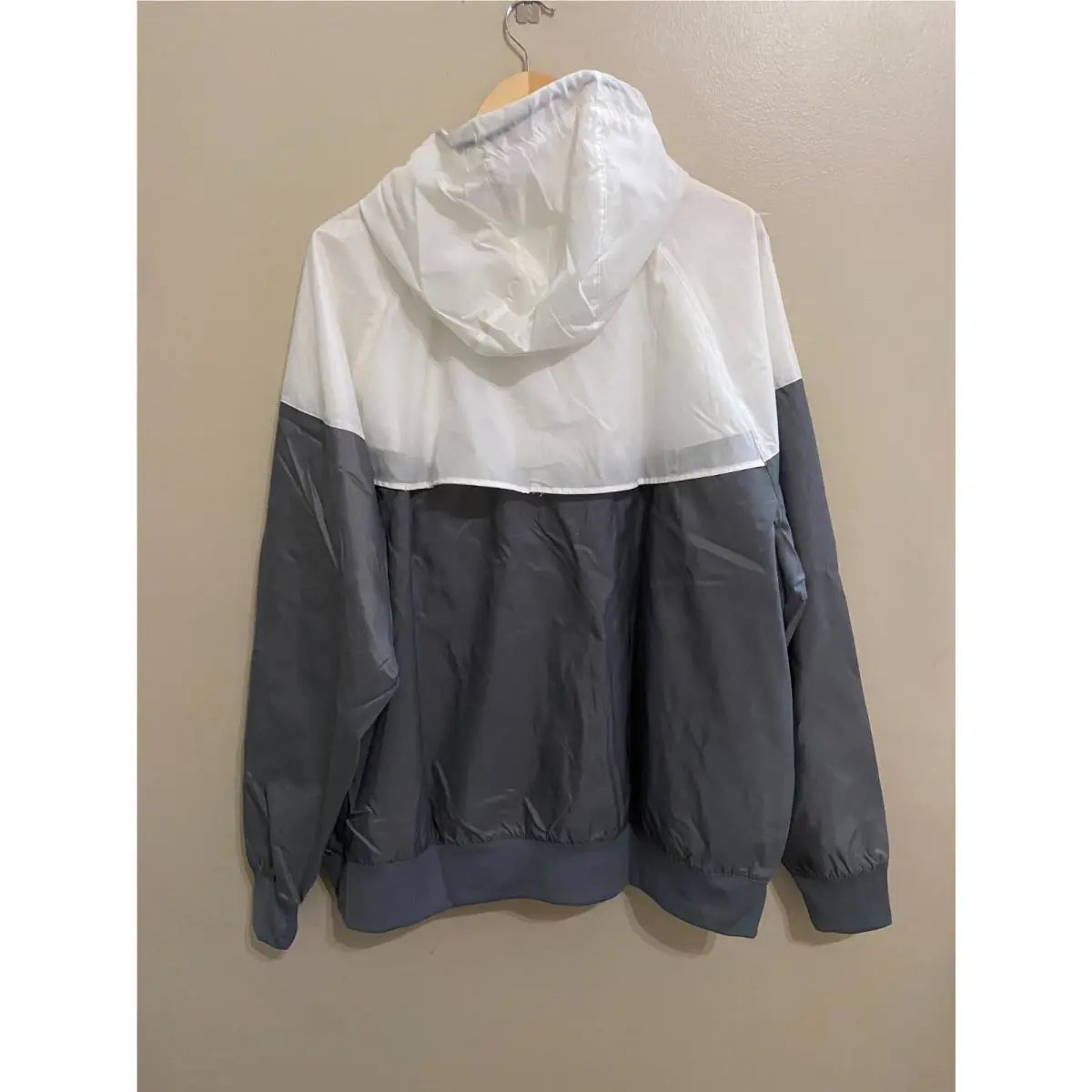 Nike clothing - DA0001-084 - DA0001084 - Gray (UPC: 0194953024326) 3